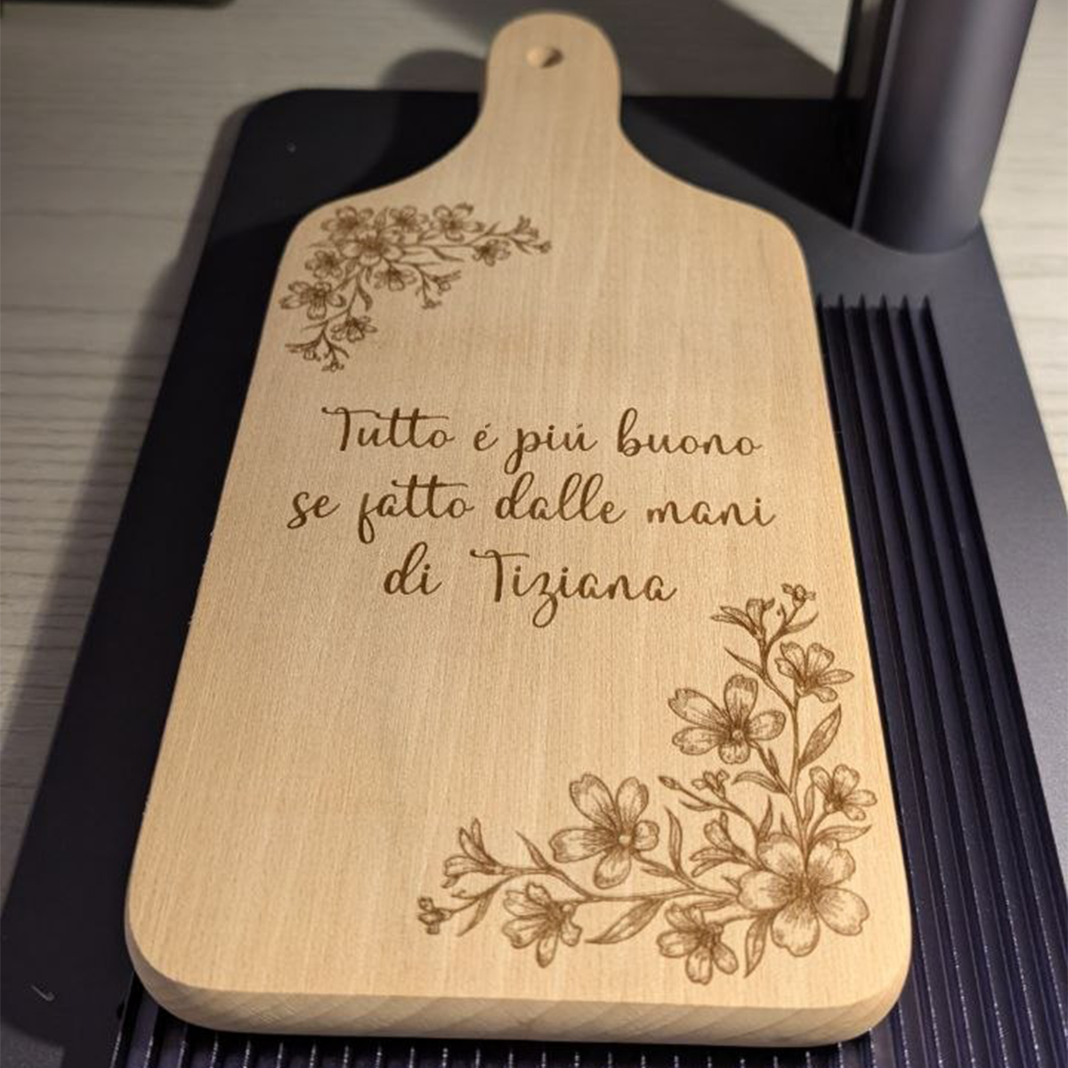 Tagliere personalizzato con nome inciso